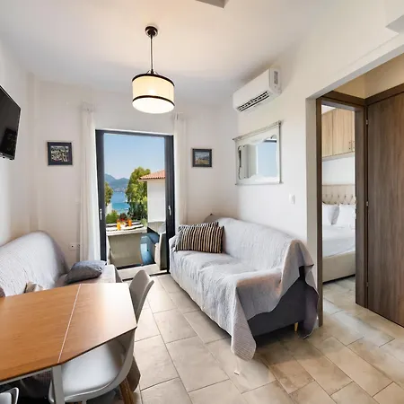 Hippothoi Sea View Maisonette *