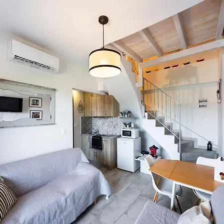 Hippothoi Sea View Maisonette Apartment