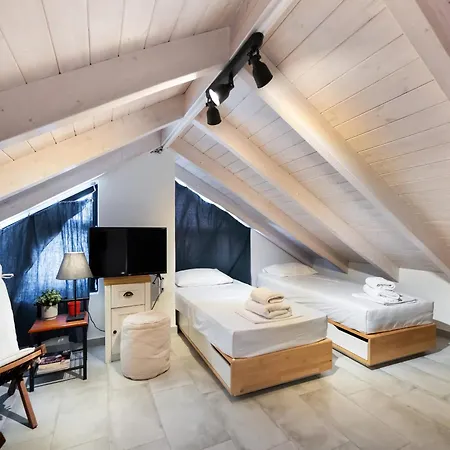 Hippothoi Sea View Maisonette Apartment